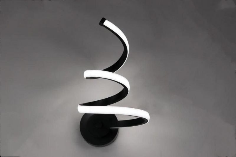 Nordic Design Decorative Classic Snake Aluminum Acrylic Wall Lamp Long Strip LED Wall Lamp Light