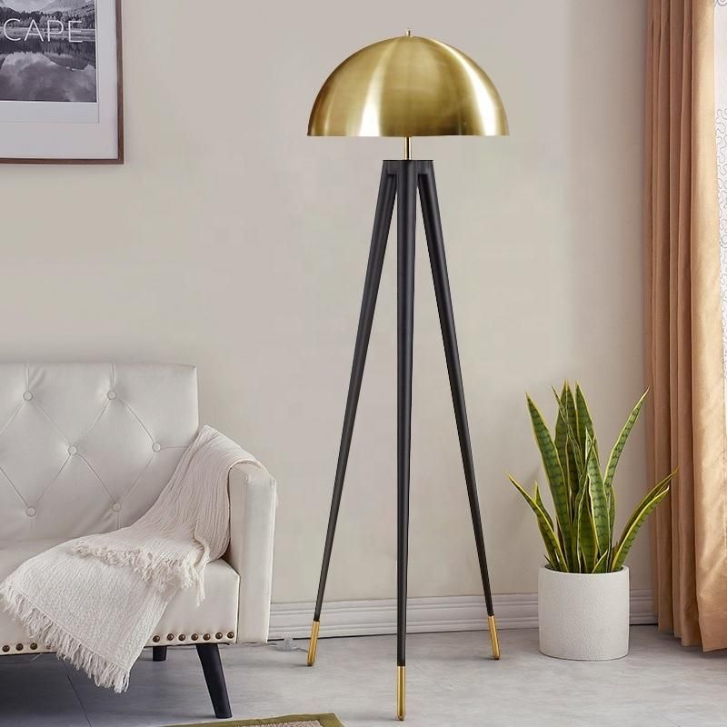 Creative Retro Rustic Black Tripod Floor Lamp Industrial Vintage Stand up Lamp (WH-VFL-12)