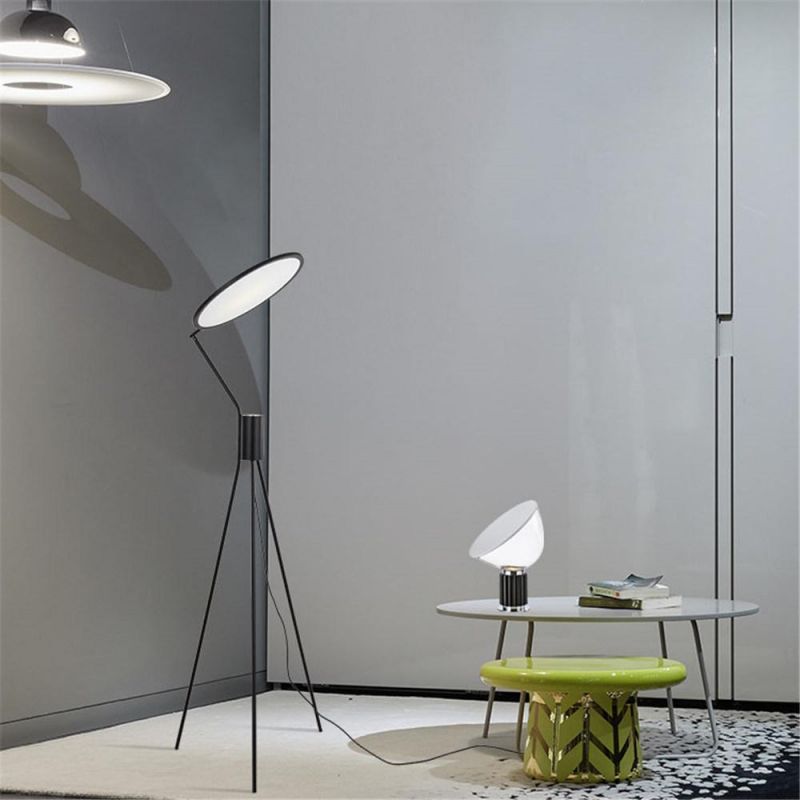 Modern Decoration Simple Thirpod Corner Floor Lamp