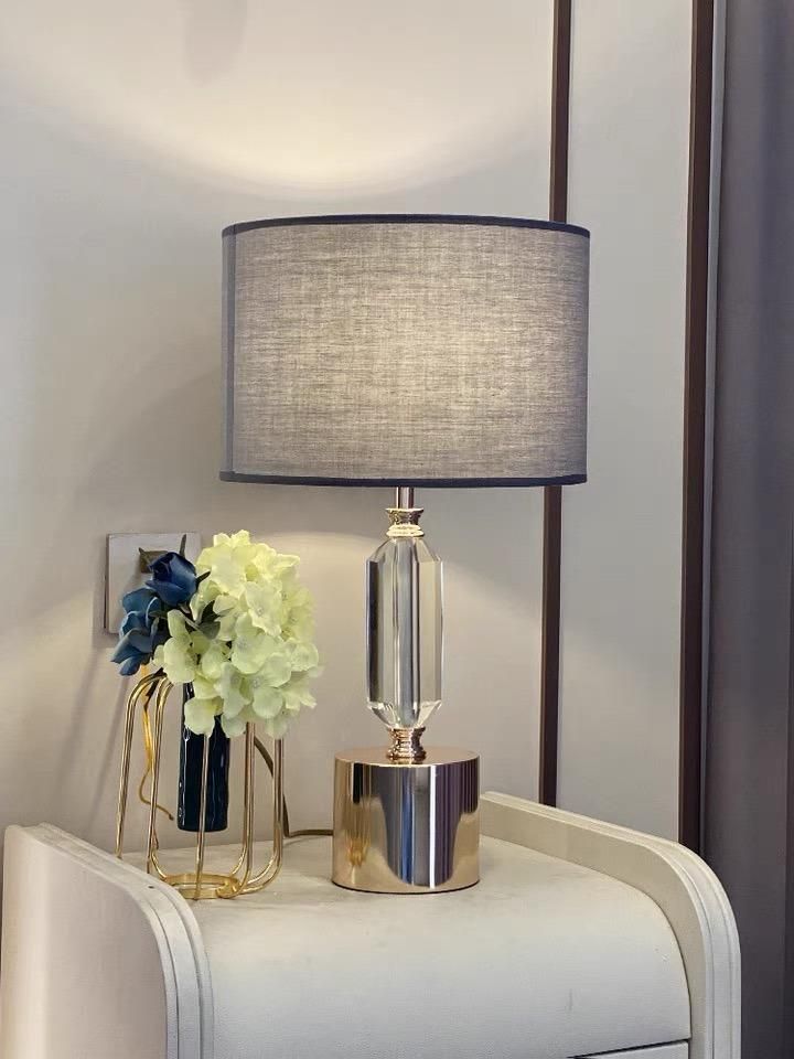 Famous Royal Light Luxury Crystal Table Lamp Warm American Bedroom Bedside Lamp Modern Simple Creative Living Room Decorative Table Lamp