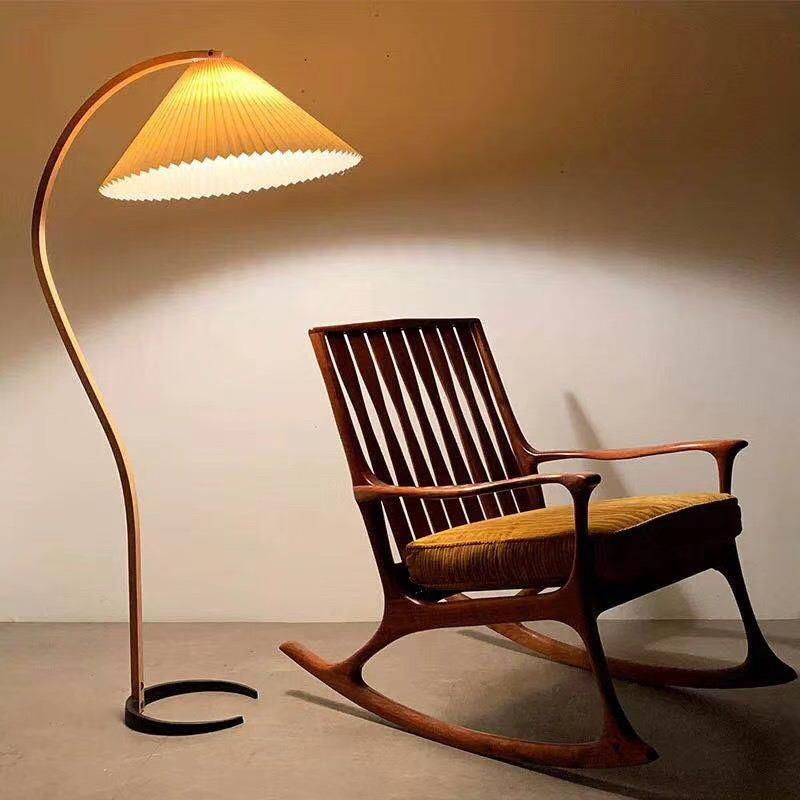 New Personality Nordic Solid Wood Log Retro Pleated Floor Lamp Living Room Bedroom Bed Ins Wind Floor Lamp