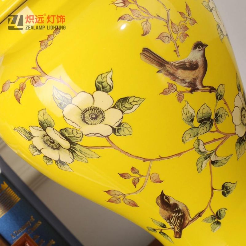 Chinese Ceramic Vase Table Lamp for Hotel Bedroom (TL8003)