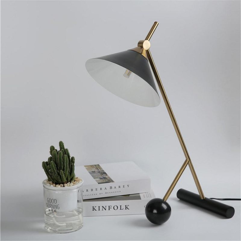 Modern Luxury Vintage LED Desk Lamp Creative Nordic Simple Study Desk Light Bedroom Bedside Lamp Living Room Table Lamps