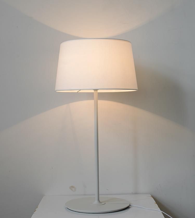 Modern Decorative Bedside Black Desk Table Lamp for Hotel, Living Room