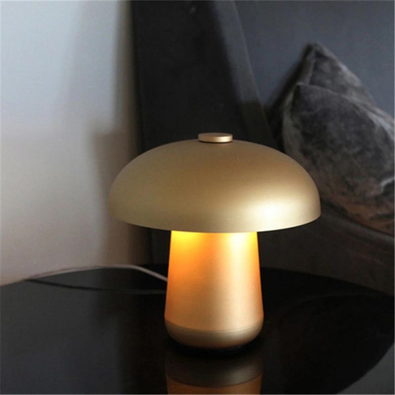Simple Metal Mushroom Plated Table Lamp Living Room Bedside Lamp Designer Iron Art Electroplated Table Lights Home Decor
