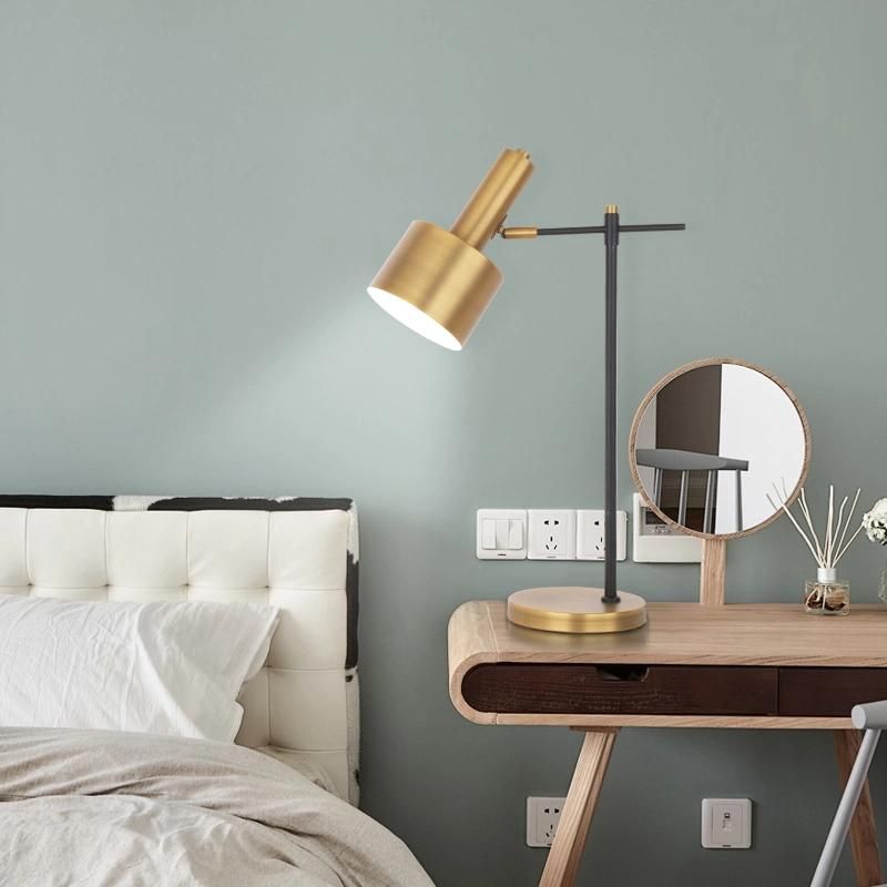 Retro Style Electric Light Source Vintage Light New Nordic Modern Brass Metal Office Desk Table Lamp for Bedroom Bedside Reading Lights Hotel Home Indoor Decor