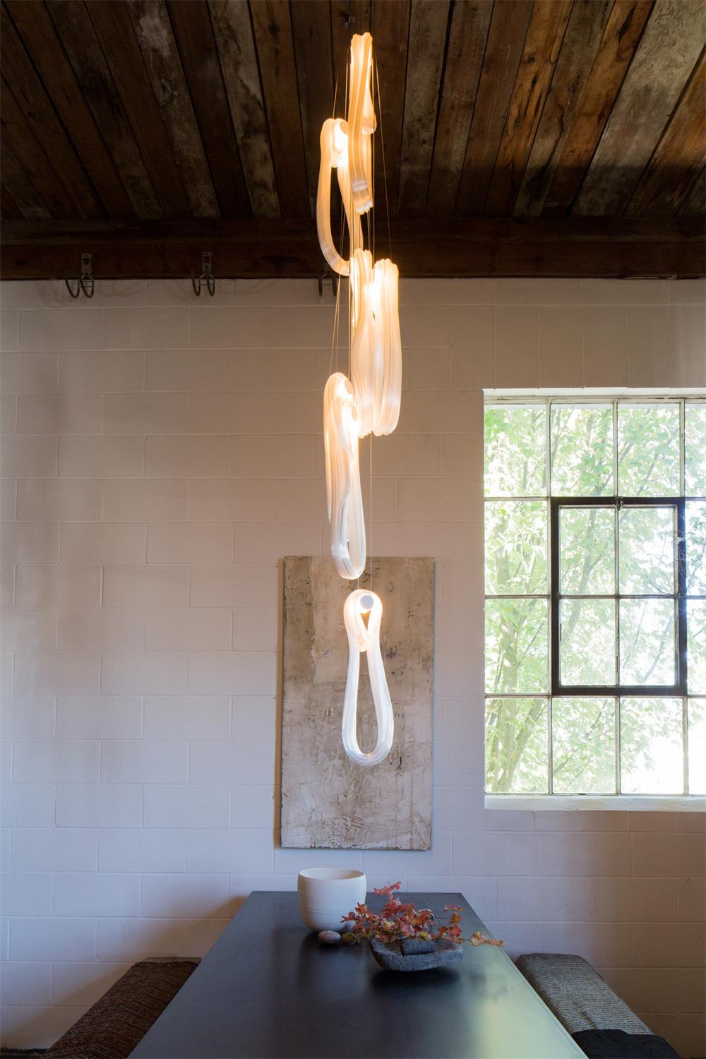 2022 Wholesale Manufacturer LED Long Strip Glass Vase Linear Pendant Light
