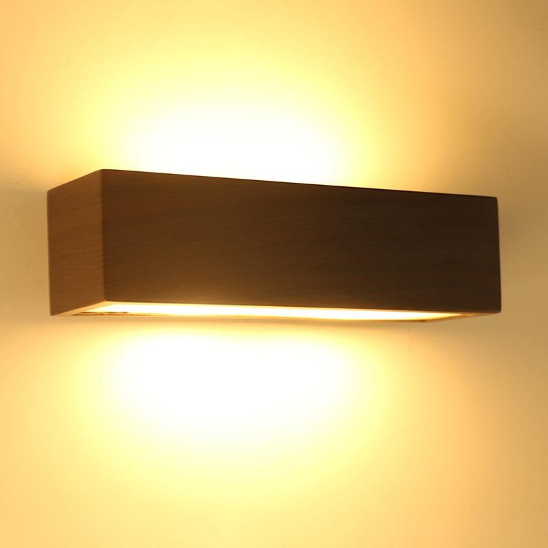 Metal Body in Wood Finish Wall Lamp