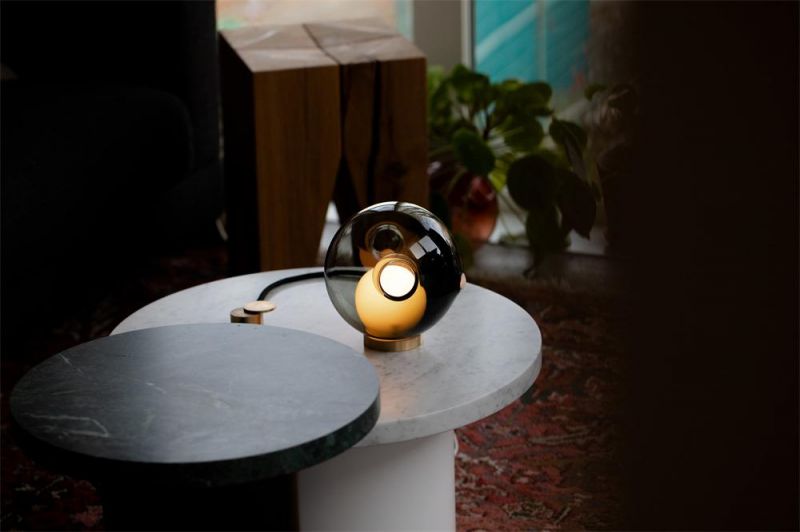 2022 Amber Wooden Base LED Home Goods for Living Room Restaurant Decorative Desk Lamp Glass Table Lamp