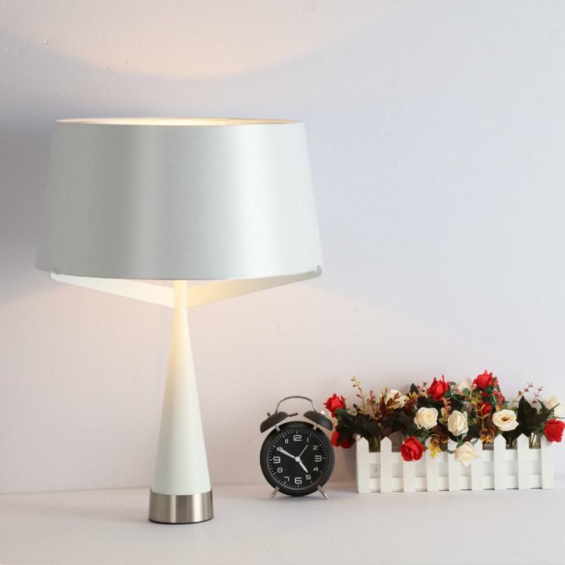 Classical Modern Style Table Lamp / Office Desk Lamp