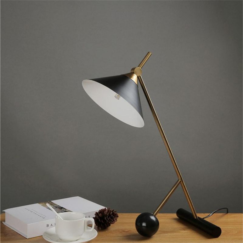 Modern Luxury Vintage LED Desk Lamp Creative Nordic Simple Study Desk Light Bedroom Bedside Lamp Living Room Table Lamps