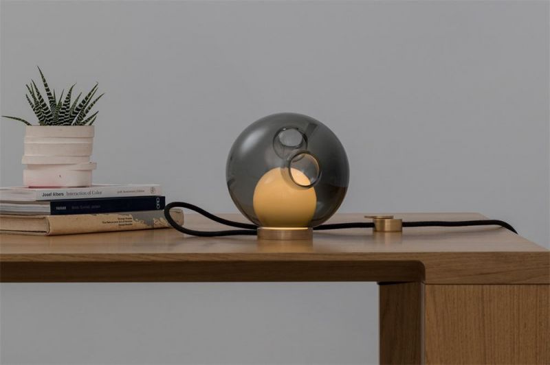 2022 Amber Wooden Base LED Home Goods for Living Room Restaurant Decorative Desk Lamp Glass Table Lamp