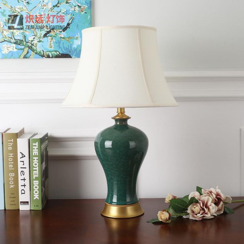 Simple Design Curvy Ceramic Table Lamp for Bedroom (TL8033)