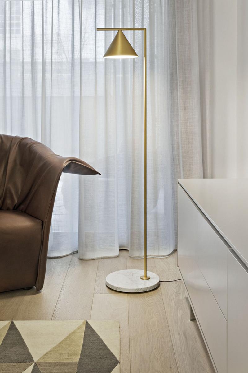 Minimalist Art Floor Lamp Adjustable Lamp Head Nordic Modern Eye-Protective E27 Metal Standing Foot Lamp (WH-MFL-13)