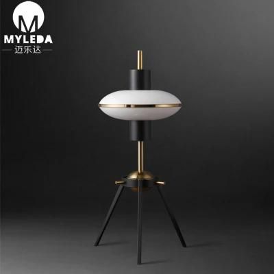 Hotel Modern Table Light Steel Table Lamp with White Fabric Shade