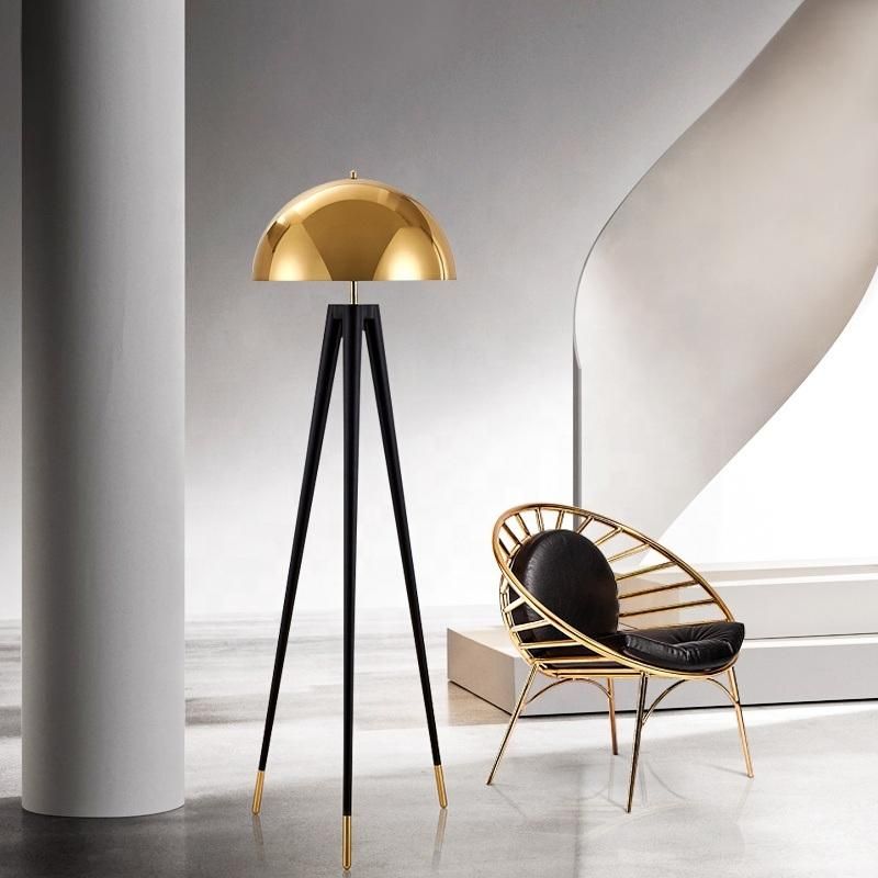 Creative Retro Rustic Black Tripod Floor Lamp Industrial Vintage Stand up Lamp (WH-VFL-12)