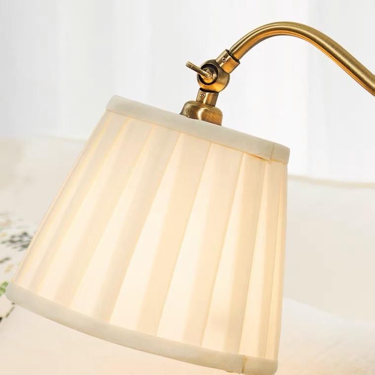 American Nordic Small Table Lamp Bedroom Creative Retro Simple Modern Warm European Light Luxury Pleated Bedside Lamp