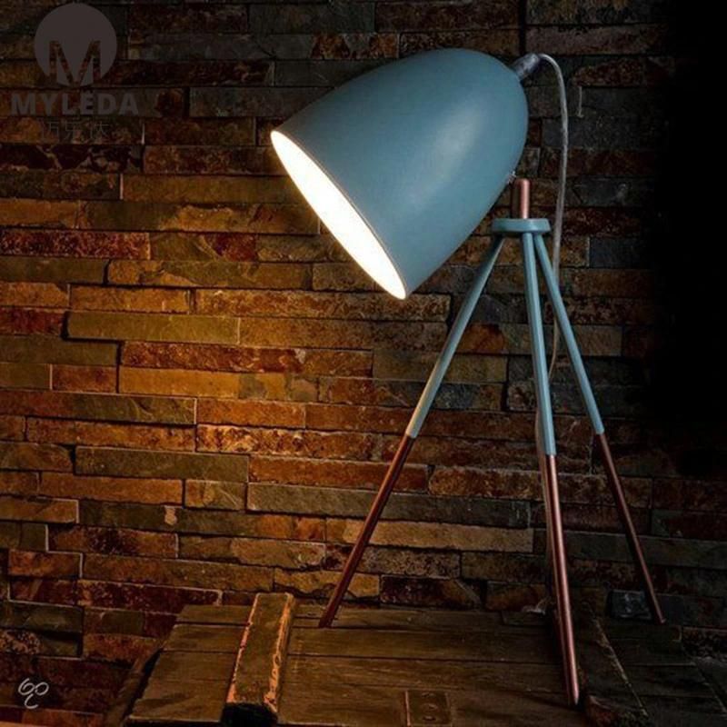 Modern Adjustable Decoration Iron Reading Table Light