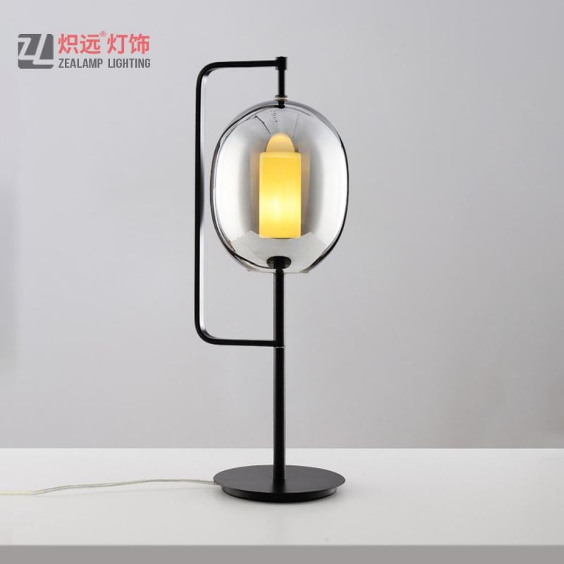 Modern Golden Metal Creative Hotel Reception Decorative Table Light